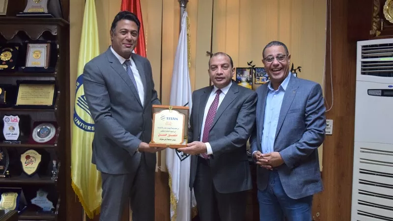 رئيس جامعة بني سويف يستقبل رئيس القطاع الصناعي لــ 