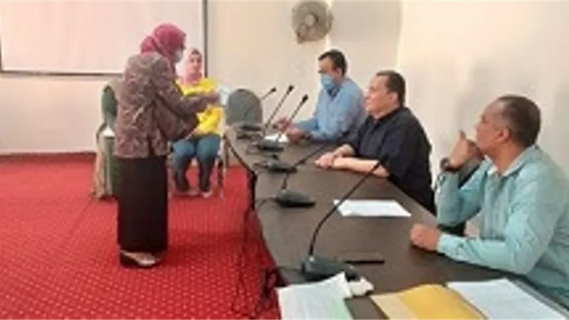بحث مشاكل المواطنين بحضور رئيس الحى المنتزة.. بالصور