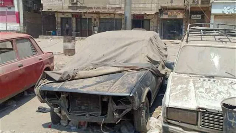 رفع 46 سيارة متروكة ومتهالكة في الشوارع