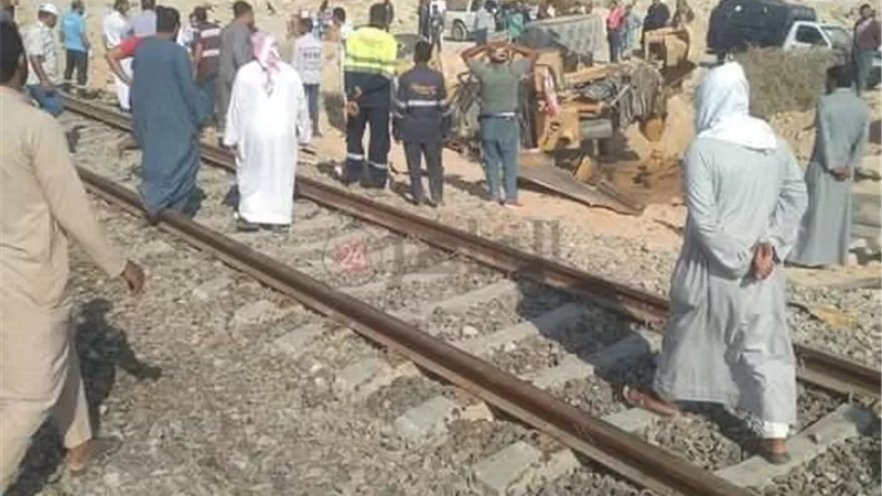 اصطدام قطار محرم بك/ الضبعة بلودر ووفاة سائق اللودر