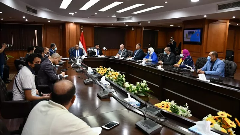 وزيرا الرياضة والتنمية المحلية يطلقان مبادرة تنفيذ مشروع عربات الطعام المتنقلة لتوفير فرص عمل للشباب