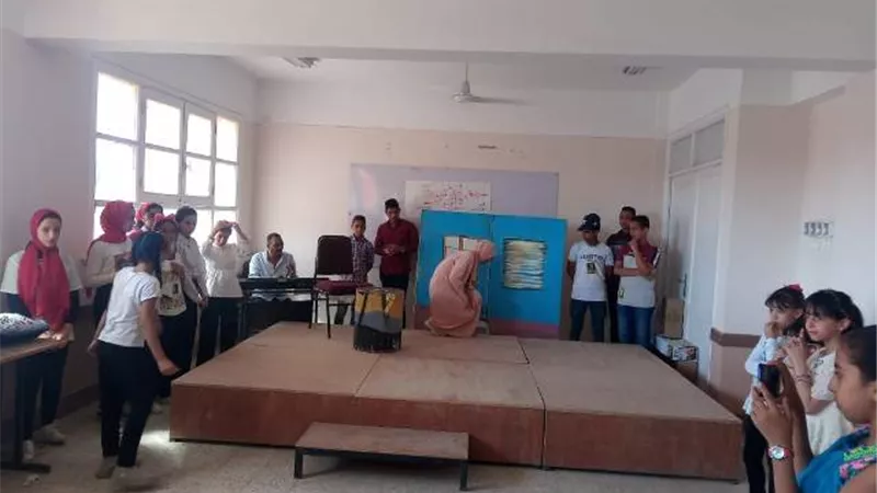 فانتازيا مسرحية لطلاب تعليم قوص توثق لإنجازات حياة كريمة