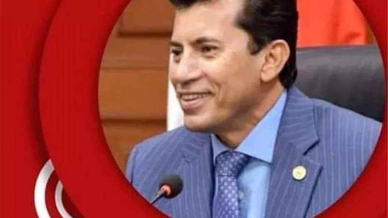 وزير الشباب والرياضة يجدد الثقة لـ