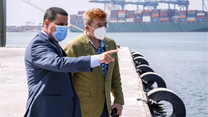 تصدير ٦١ ألف طن غاز مسال و١٠٠ حاوية خضار وفاكهة إلى الخليج وأوروبا