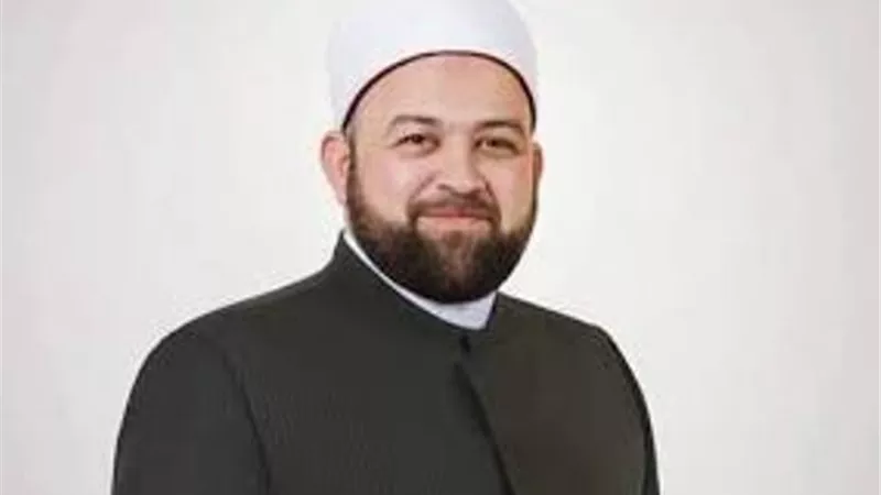 عالم بـ