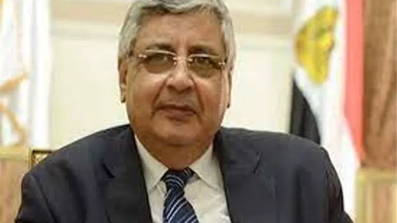 أزمة السرنجات تضرب العالم .. ومستشار الرئيس للصحة يطمئن المواطنين.. فيديو