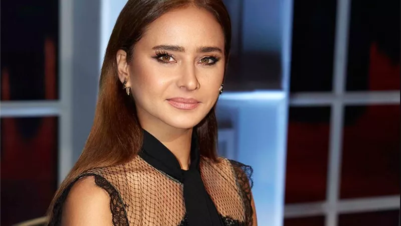 نيلى كريم تبحث عن معاناة المرآة فى 
