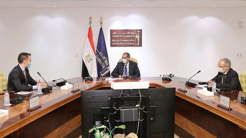 الاتصالات : انشاء أكاديمية لبناء قدرات الشباب في مجال البرمجة