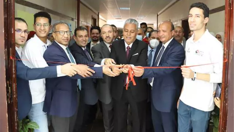 رئيس جامعة جنوب الوادى يشهد حفل استقبال الطلاب الجدد بكلية الطب البيطرى