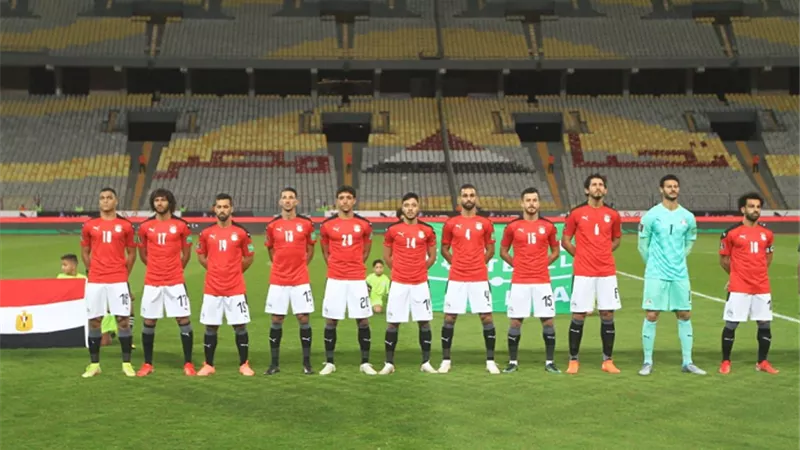 استعدادا لمواجهة أنجولا.. بعثة المنتخب في طريقها إلى لواندا بعد آداء التدريب الرئيسي