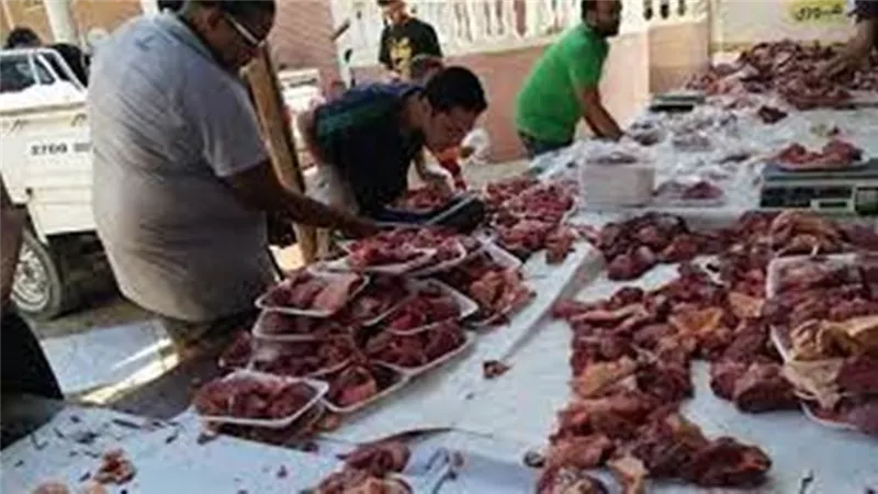 توزيع طن لحوم مجمدة على المستحقين بالإسماعيلية