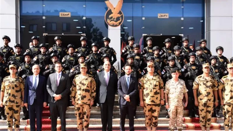 ولى العهد الأردنى يشهد أحد الأنشطة التدريبية لقوات الصاعقة بقاعدة المشير حسين طنطاوى العسكرية