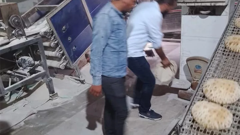حملة تموينية فجرية علي المخايز البلدية ببلطيم