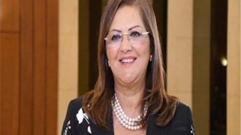 هالة السعيد: نستهدف الحصول 20% من الكهرباء من مصادر متجدده العام القادم