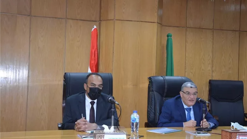 محافظ المنيا : نسعى لتنفيذ مشروعات حياة كريمة بالقرى وفقا للمعايير القياسية