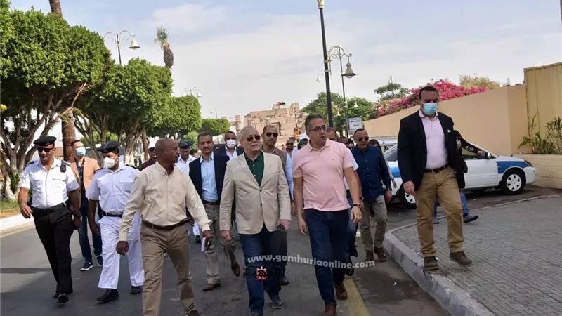 في زيارة موسعة بمحافظة الأقصر: و زير السياحة و الآثار ومحافظ الأقصر يتابعان أعمال التطوير بالمحافظة تمهيدا لإفتتاح طريق الكباش