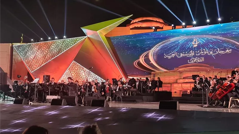 محمد حسن يغني من كنوز الموسيقي العربية 