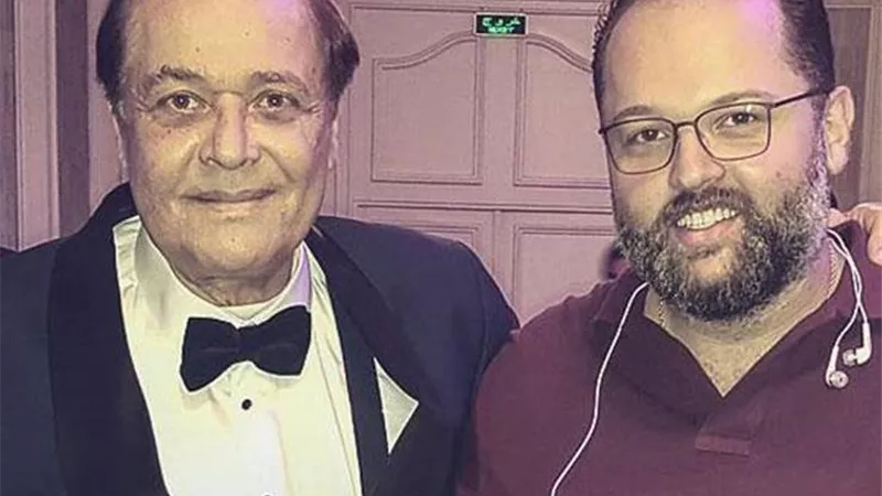 بكتبله رسائل لحد لما أروحله.. رسالة مؤثرة من ابن الساحر فى الذكرى الخامسة على رحيل والده