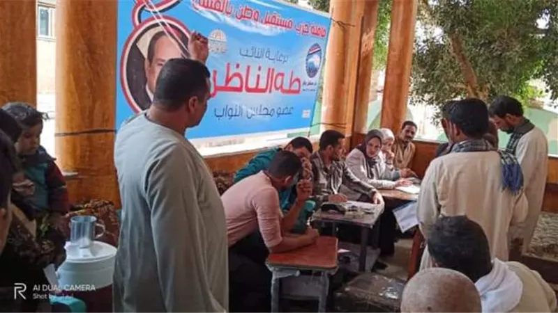 قافلة خدمية لحل مشكلات المواطنين بالفشن برعاية مستقبل وطن.. بالصور