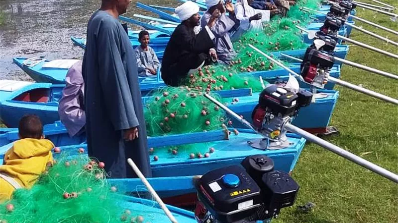 تدشين 11 قارب صيد لأبناء قرية المنصورية بدراو في أسوان ..صور
