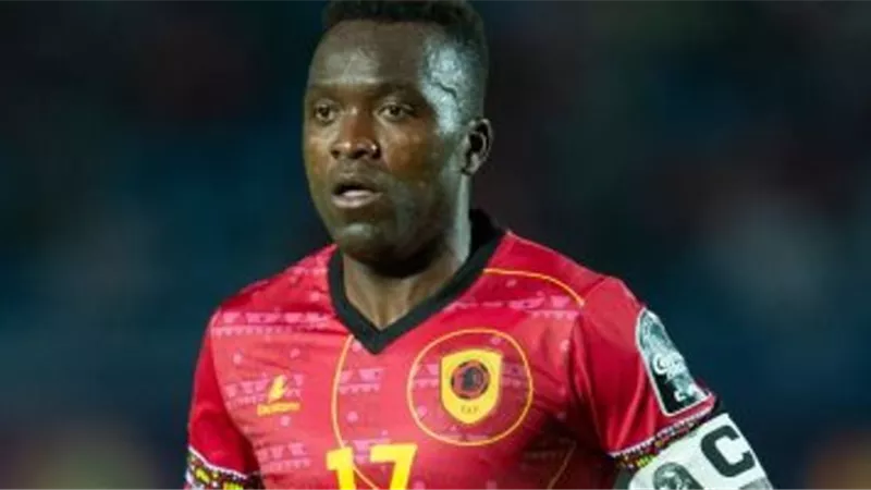 كوستا قائد منتخب انجولا يعلن اعتزاله الدولى خلال مباراة مصر