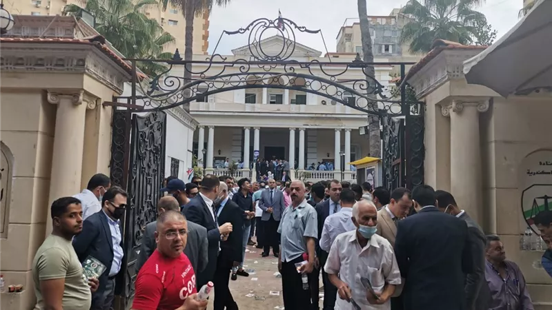 بالفيديو السعدنى رئيسا لنادي قضاة الإسكندرية و١٢ مقعد لقائمه المنافس.