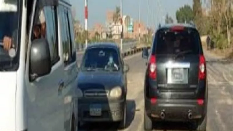 كشف ملابسات فيديو يظهر خلاله عدد من السيارات تسير عكس الإتجاه أعلى الطريق الدائرى الأوسطى