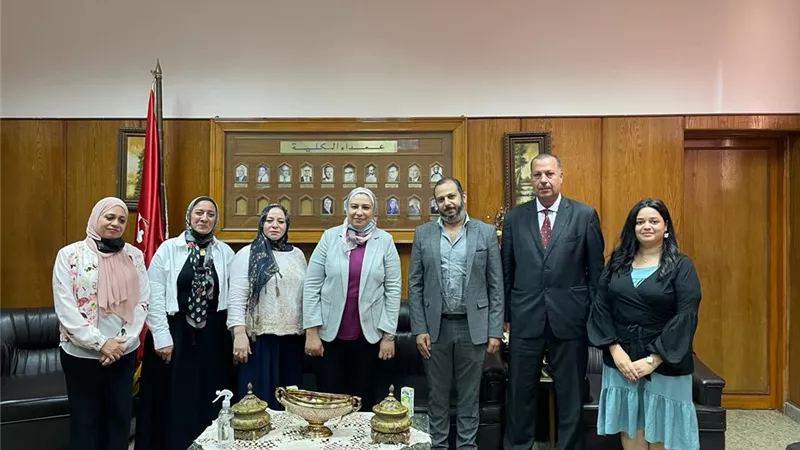ألسن عين شمس تنظم ندوة الصحة الإنجابية وتأثيرها على الزيادة السكانية
