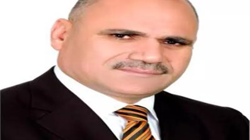 مهرجان الشعر العربي يُكرم رئيس جامعة الأقصر