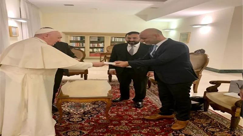 البابا فرنسيس الثاني يؤكد حرص الفاتيكان على التعاون مع مجلس حكماء المسلمين