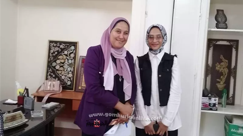 الاء عبدالحميد تفوز بالطالبة المثالية بكلية التجارة بنات بأزهر اسيوط