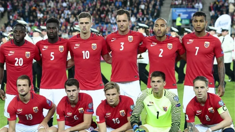 منتخب النرويج يهدى هولندا فرصة التأهل لـ كأس العالم بالتعادل مع لاتفيا