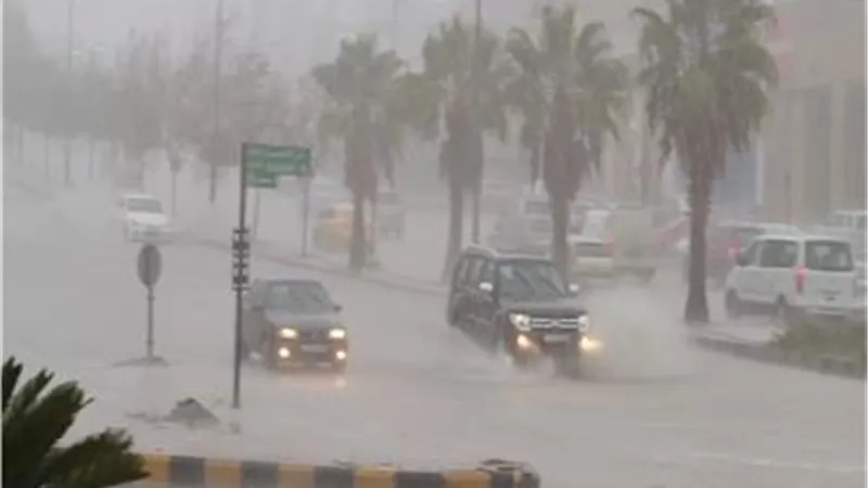 محافظ أسوان: تجاوزنا أزمة السيول بشكل مقبول والخسائر في العشوائيات