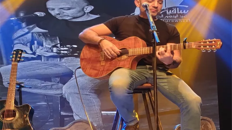 المطرب بشر يهدي جمهوره المصري أغنية 
