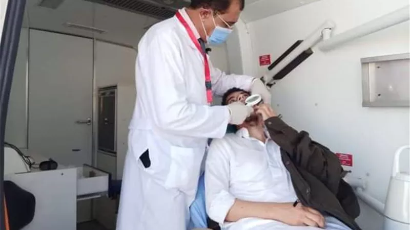 الكشف على ٢٩٥ مريضا فى قافلة طبية بمطروح.. بالصور