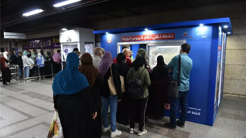 منها السادات والشهداء ..تثبيت 14 مركزًا لتطعيمات كورونا بمحطات المترو