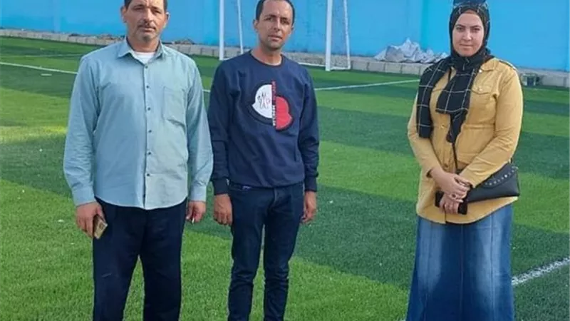 تسليم الملعب الخماسى لمركز شباب العبادلة لمتابعة النشاط
