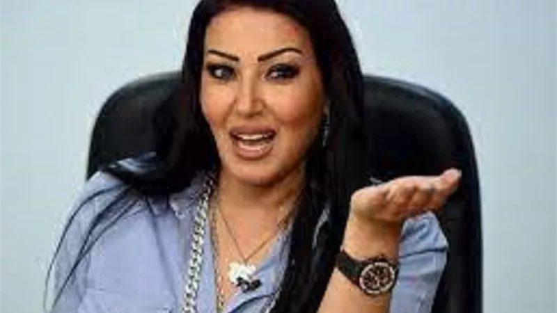 سمية الخشاب لأحد متابعيها 