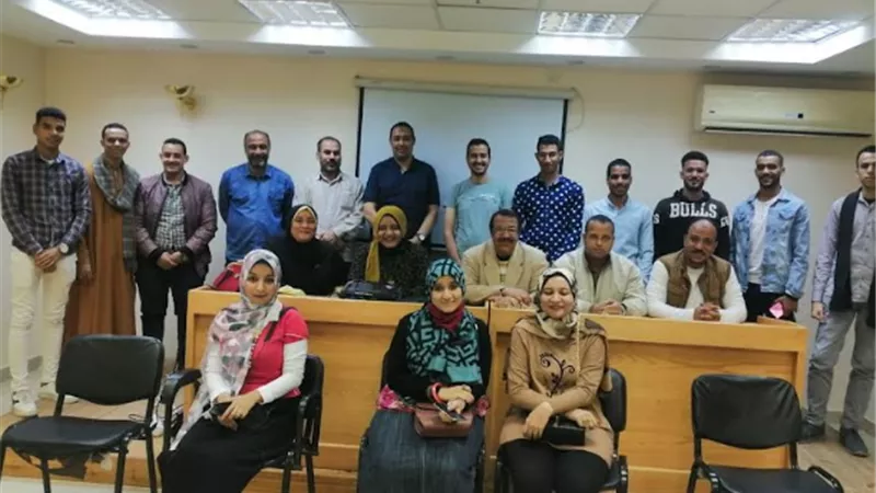 نادي أدب أسيوط: استحالة الاستغناء عن المترجم البشري رغم تقنيات الذكاء الاصطناعي