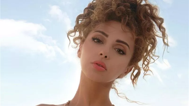 ميريام فارس تخطف الانظار باطلالة كلاسيكية مثيرة.. صور
