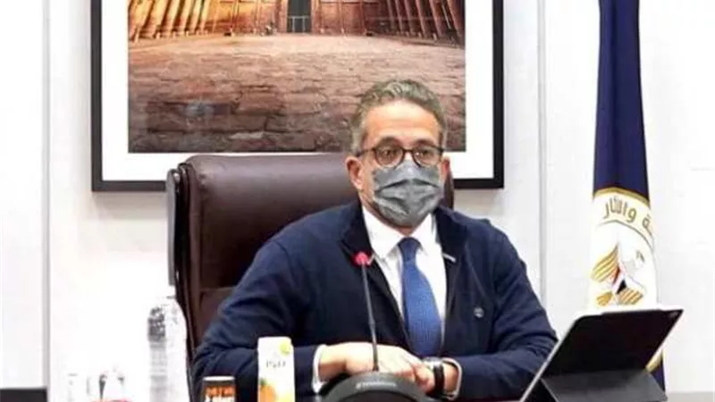 العناني يجتمع بوزيري لمتابعة الموقف التنفيذي للملفات والمشروعات