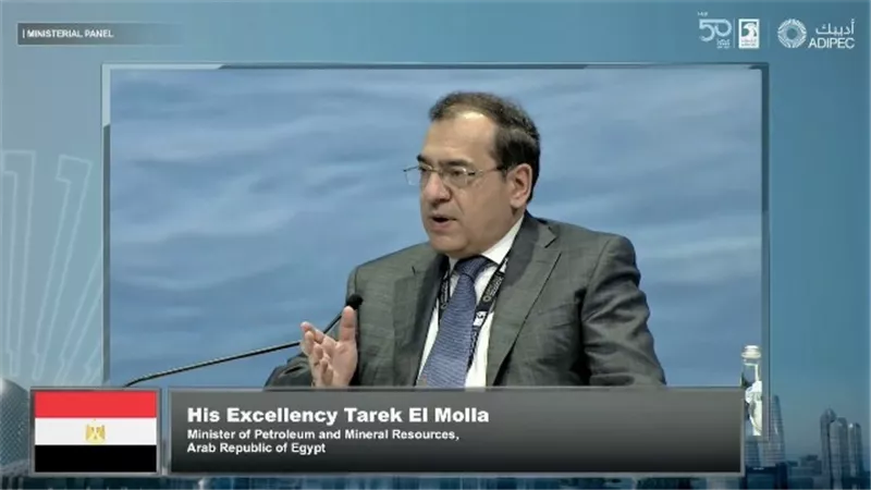 الملا: التحول فى مجال الطاقة والحد من الانبعاثات من أهم أولويات صناعة البترول