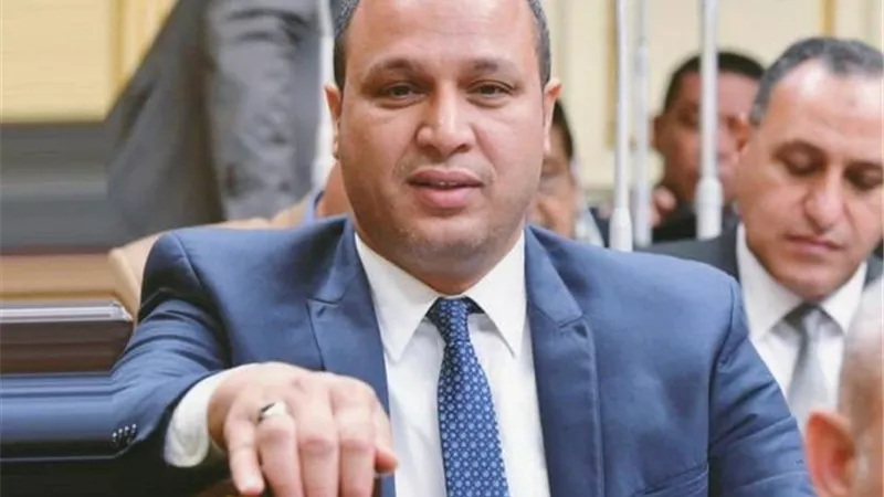 النائب محمد طلبة يتقدم بطلب لإعفاء أهالي القنطرة وسيناء من رسوم عبور قناة السويس
