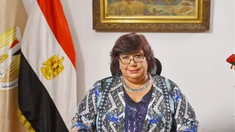 رئيس المهرجان القومي للمسرح المصري يكرم اسم الشاعر الراحل نجيب سرور