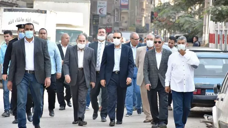 محافظ الشرقية يتفقد أعمال تطوير شارع طلبة عويضة ومنطقة القومية بالزقازيق..صور