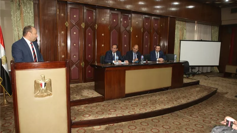 طاقة النواب تناقش طلب احاطه بشأن عدم توصيل الغاز الطبيعي لعدد من قرى مركز طوخ بالقليوبية