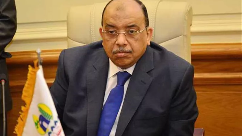 التنمية المحلية تكشف مصير الموظف الرافض لتلقي لقاح كورونا