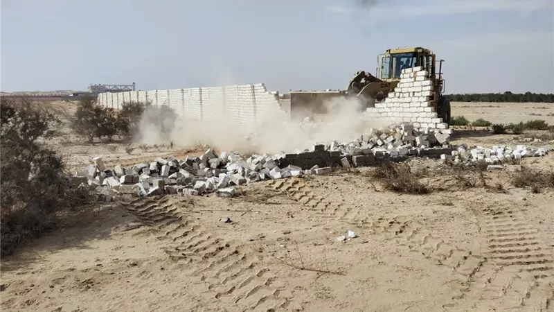 إزالة التعديات علي الأراضى الزراعية وأملاك الدولة بالعياط وأوسيم ومنشأة القناطر ..فيديو