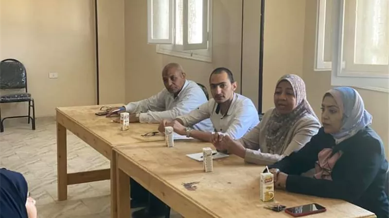 مركز اعلام الداخلة يدعم استقرار الأسرة بالتوعية ضد الزواج المبكر لصحة المرأة