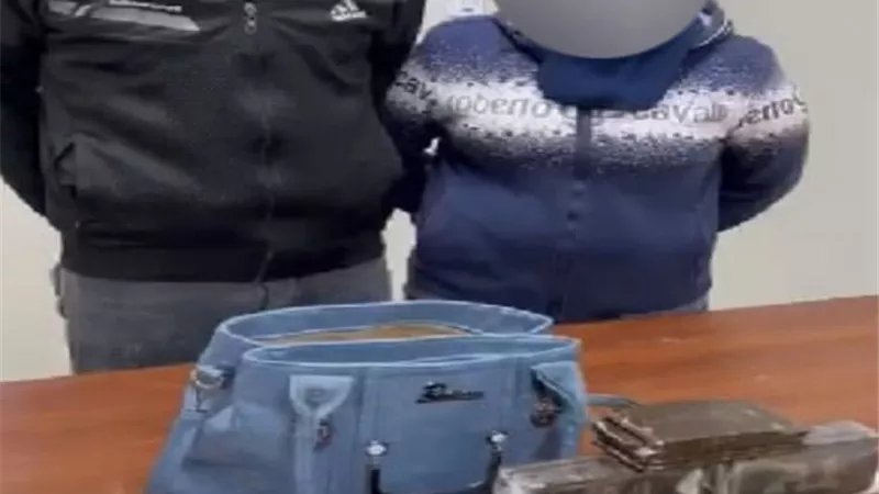 سائق التوك توك فقد عقله .. ولع فى زميله بسبب 
